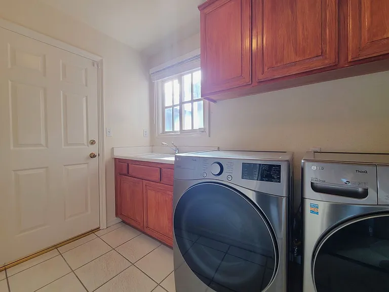 306 Edgemont Dr — Photo 17
