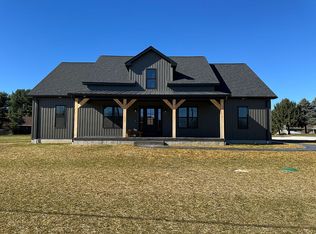 49980 N Park Cir, East Liverpool, OH 43920