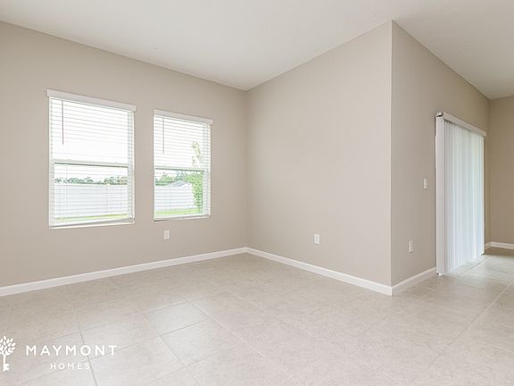 5th image of 300 Kenilworth Dr