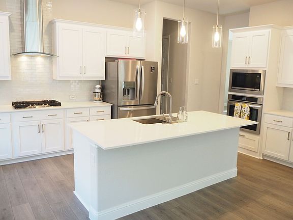 3rd image of 321 Oak Hollow Way