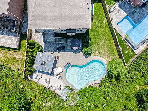 3rd image of 420 Nairn Cir