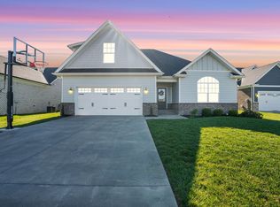 8715 Brookhollow Ct, Charlestown, IN 47111