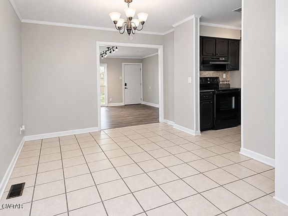 5th image of 110 Circle Dr