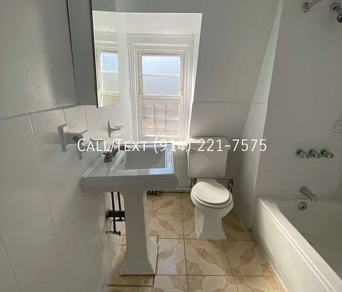 44 Vineyard Ave #1 — Photo 8