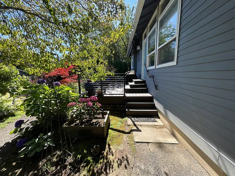 1321 Dollar St — Photo 33