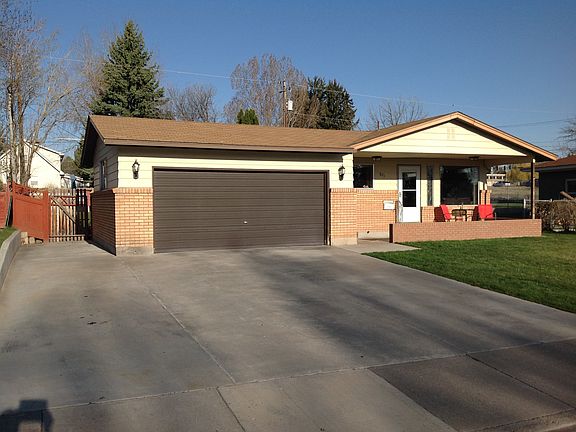 2nd image of 871 Claire View Ln