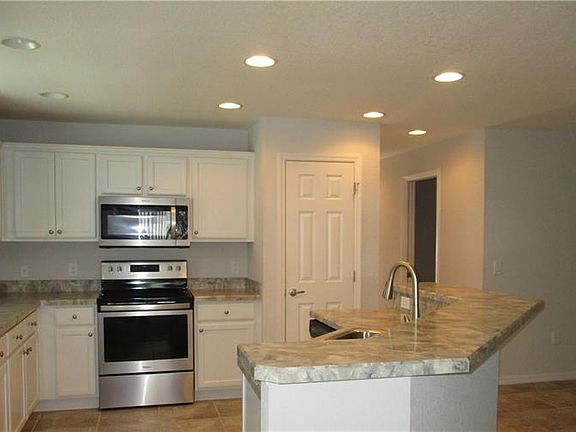 3rd image of 7209 Merlot Sienna Ave