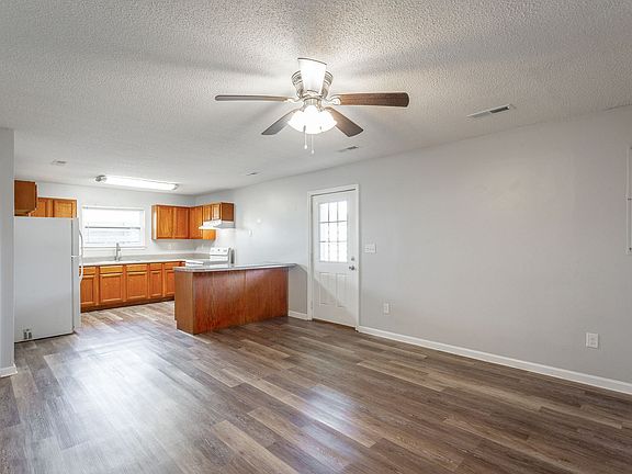 3rd image of 114 Van Cleve St APT 11