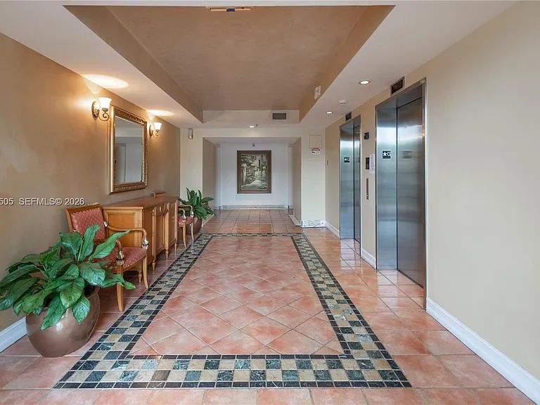 19601 E Country Club Dr #7104 — Photo 3