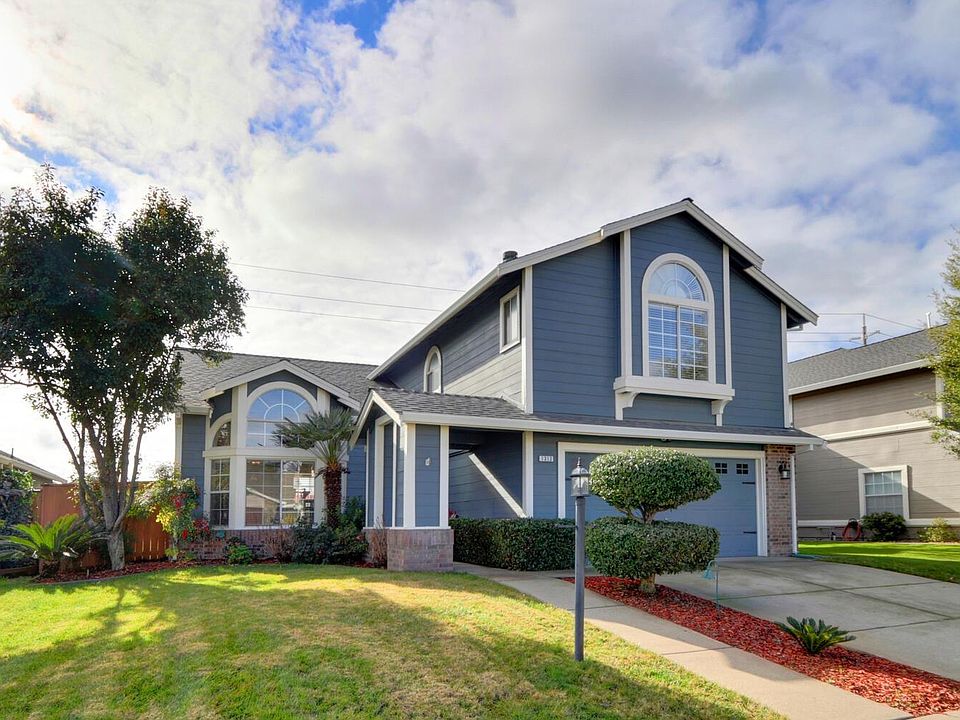 1st image of 1313 Champagne Cir