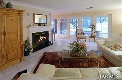 4th image of 6131 E San Leandro