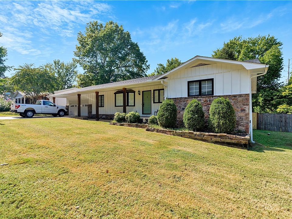 1st image of 2383 N Yorkwood Dr