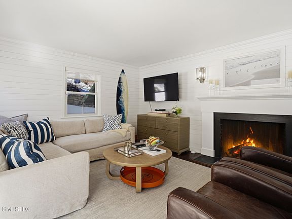 3rd image of 5 Halliwell Dr