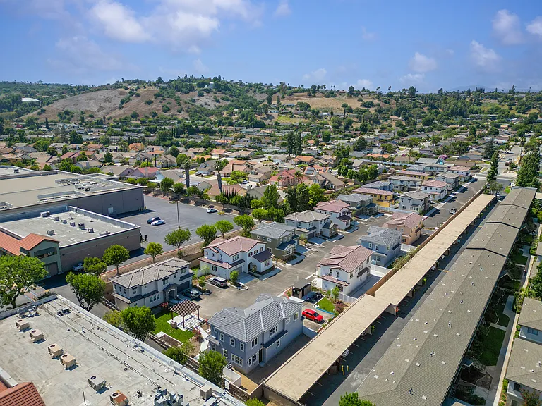 1355 Point Loma Pl — Photo 32