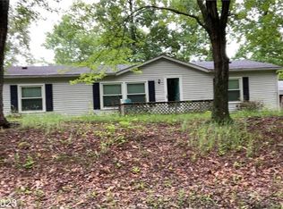 1559 E Harmons Ferry Rd, Utica, KY 42376