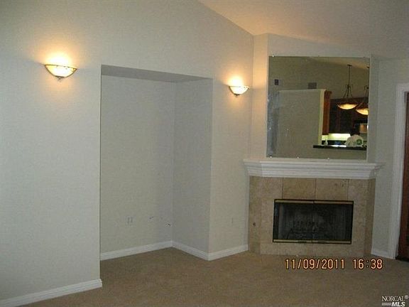 3rd image of 613 Oak St