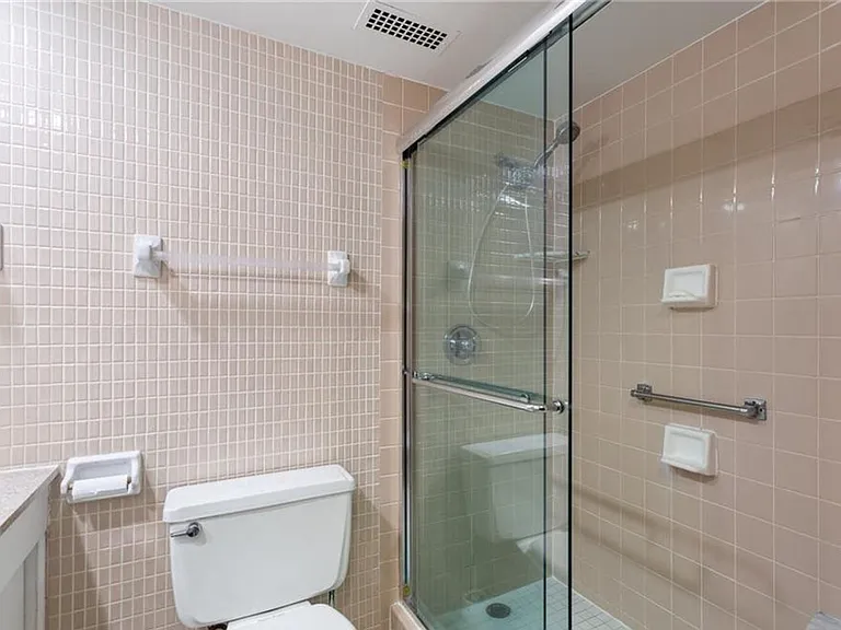 7320 Glenroie Ave #4G — Photo 31