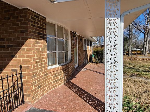 4th image of 4340 Cumberland Dr SE