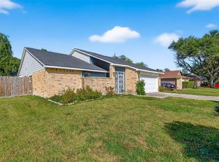 5530 Oak Falls Dr, Houston, TX 77066