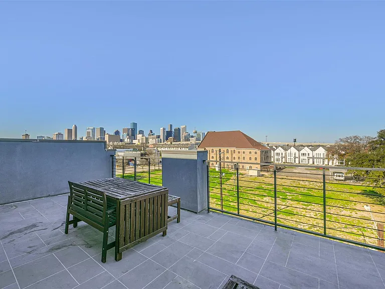 2422 Hadley St — Photo 48