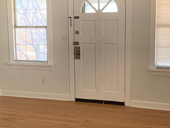 3rd image of 708 S Lee Ave