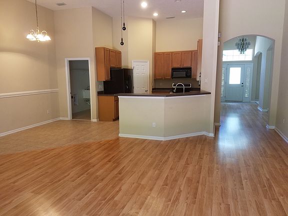 5th image of 6519 Silver Glen Dr