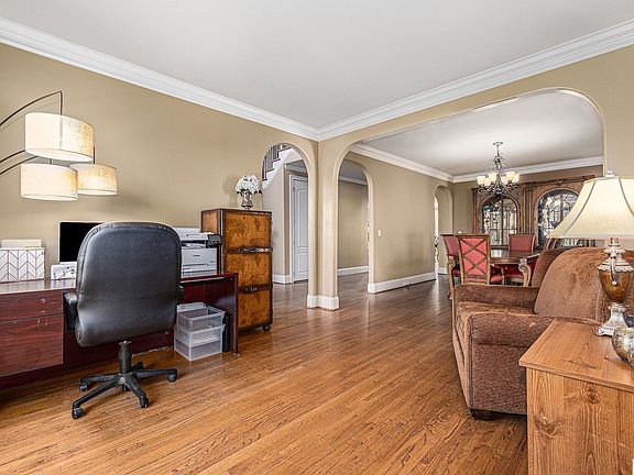 2nd image of 1699 Oak Park Ln