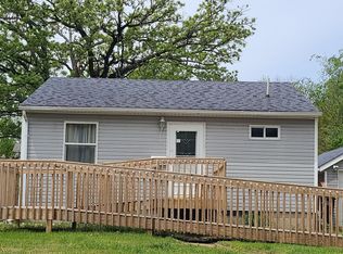 805 Chestnut St, La Porte City, IA