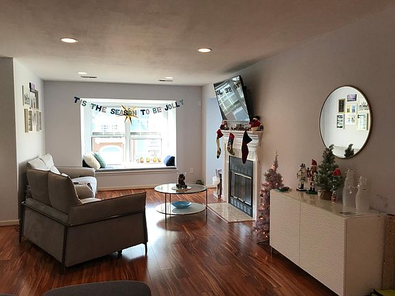 2nd image of 4225 W Pine Blvd APT 8