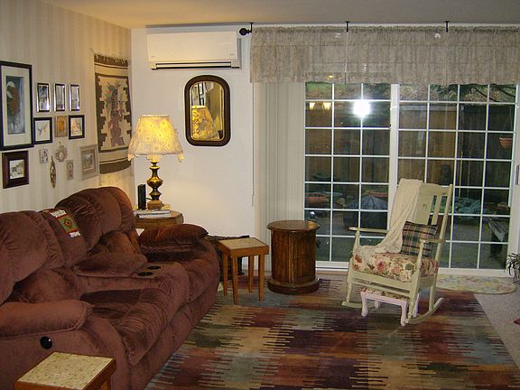 5th image of 5913 Chardonnay Dr SE