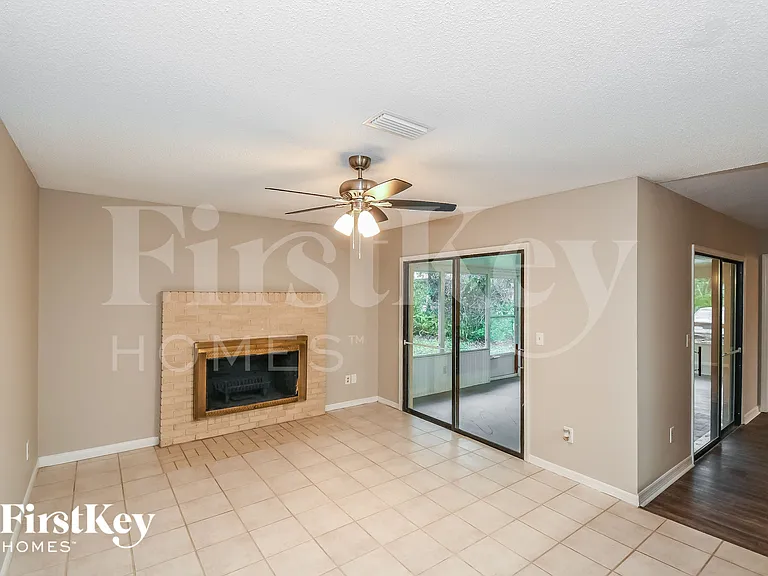 798 Gilda Dr — Photo 9