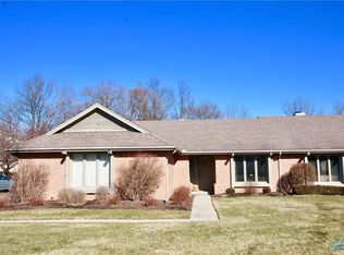 39 Wolf Ridge Dr, Holland, OH 43528