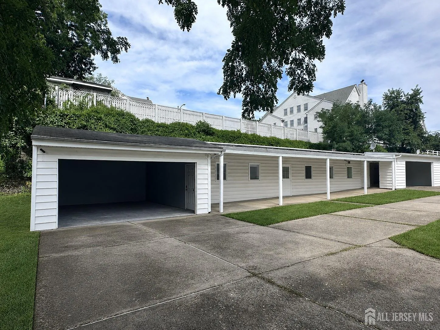 2 bed, 1.0 bath, $2,275 — Photo 3