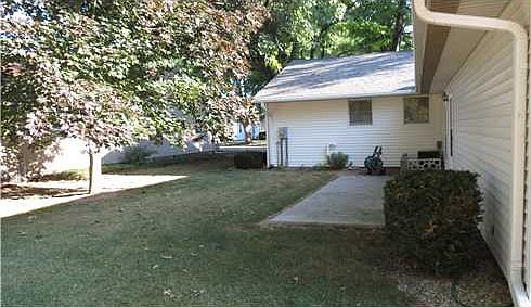 2nd image of 220 E Klinger Ave