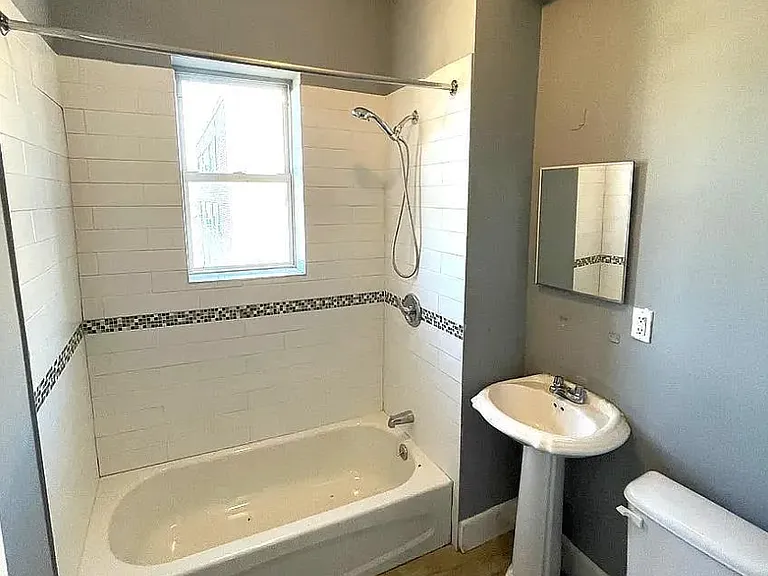 16 Goldsmith Ave #1 — Photo 4