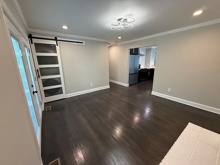 215 Walnut St — Photo 12