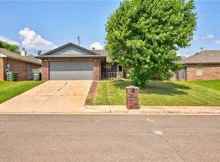 1905 Raquel Rd, Edmond, OK 73003
