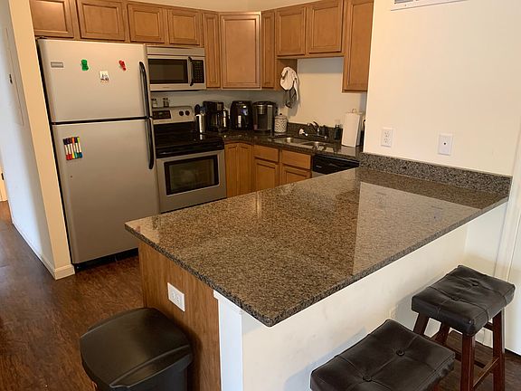 5th image of 2710 Stratford Ave