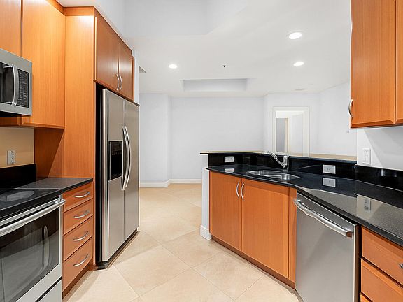 3rd image of 701 S Olive Avenue #1212