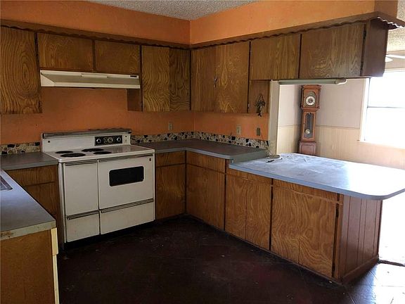 5th image of 1803 Oak Hill Dr