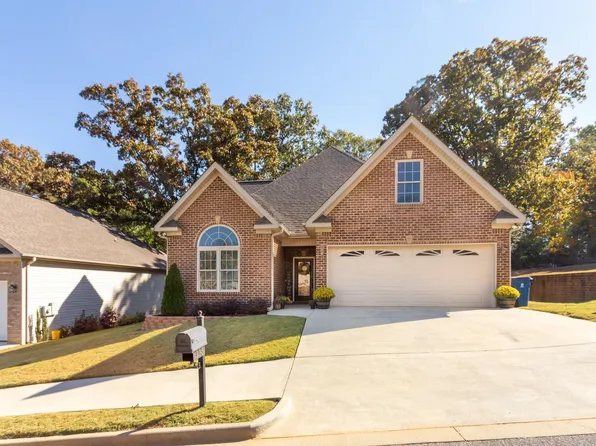 115 Willowood Dr, Oxford, AL 36203