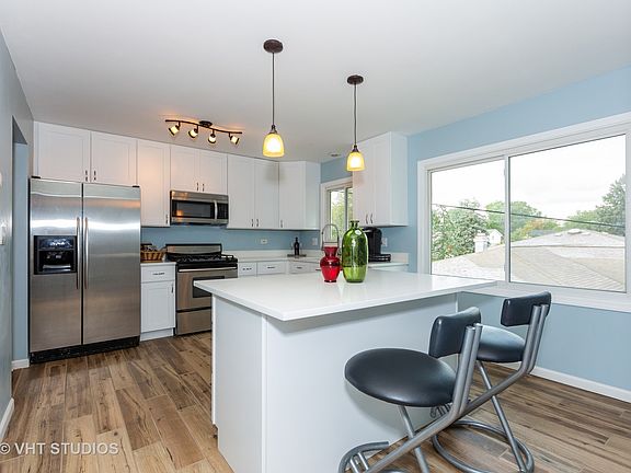 5th image of 6709 Leonard Dr