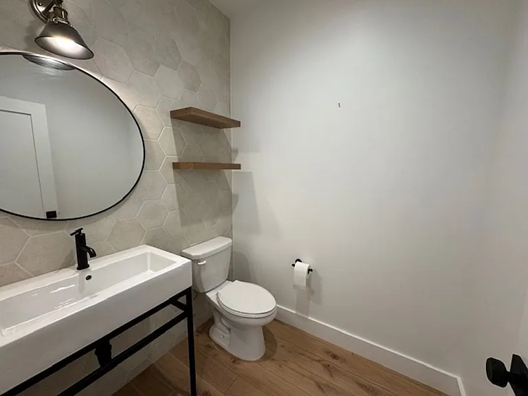 906 Brown Ave — Photo 17