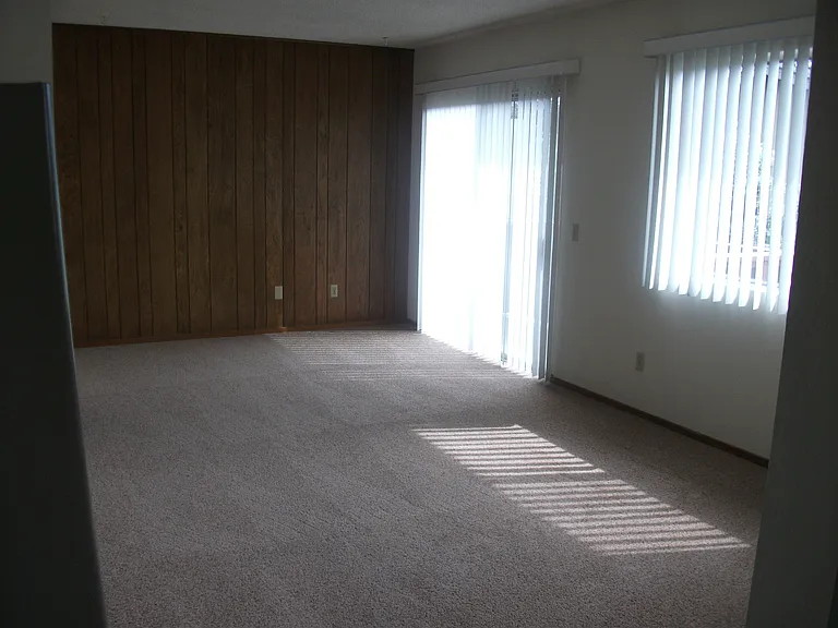 800 24th Ave — Photo 3