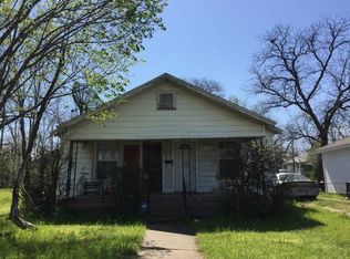 944 E Powell Ave, Fort Worth, TX 76104