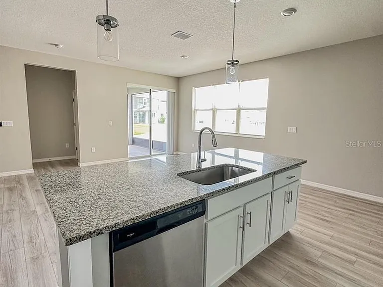 9409 Baraboo Way — Photo 3