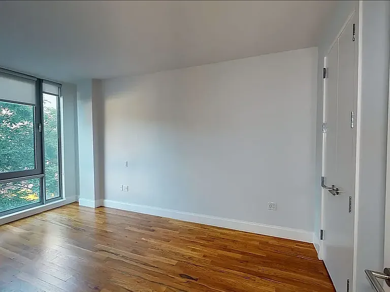 395 Leonard St #207 — Photo 3