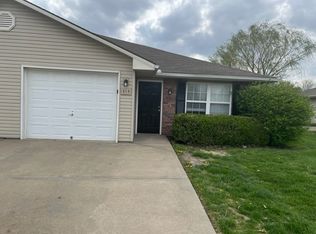 315 NW Woodbury Dr, Grain Valley, MO 64029