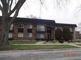 18205 Hart Dr APT 2B, Homewood, IL 60430