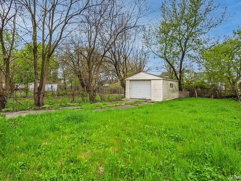 Listing photo 5